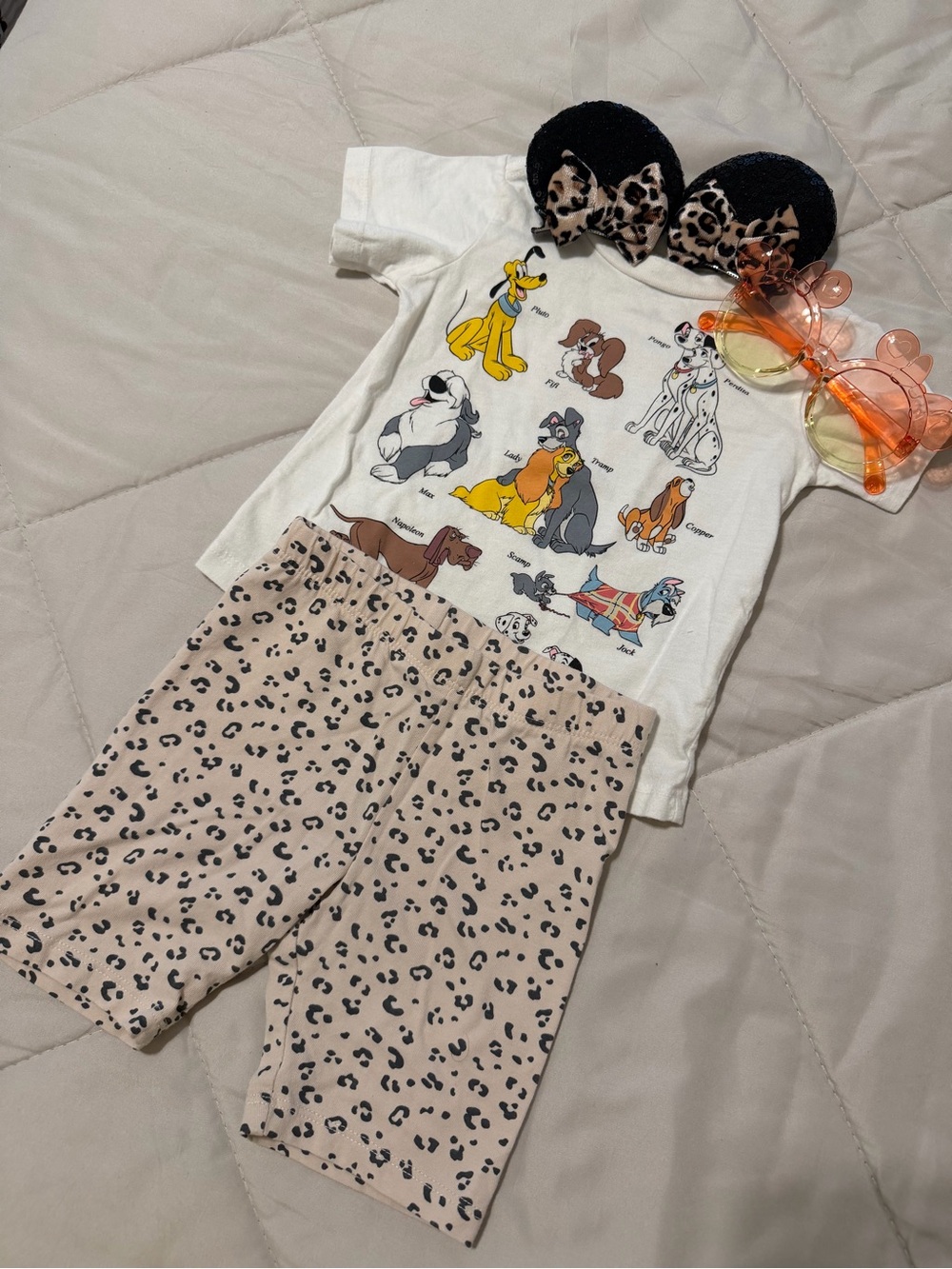 Disney Dogs Graphic Tee & Leopard Bike Shorts Set - White & Beige